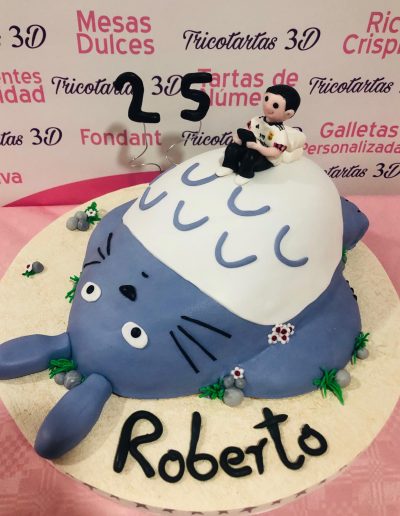 Tarta fondant 3D “Totoro”
